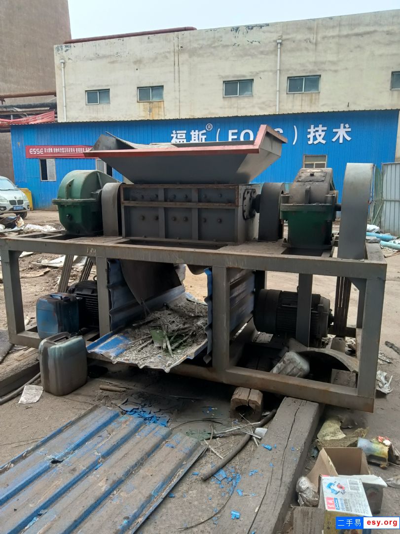 轉(zhuǎn)讓8成新800型撕碎機一臺