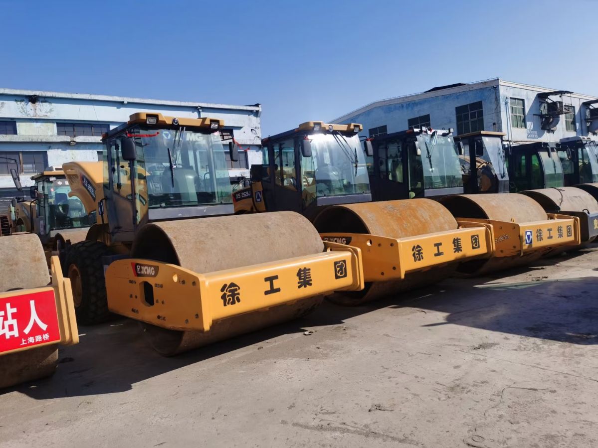 二手壓路機(jī)市場、徐工柳工22噸26噸震動(dòng)壓路機(jī)出售