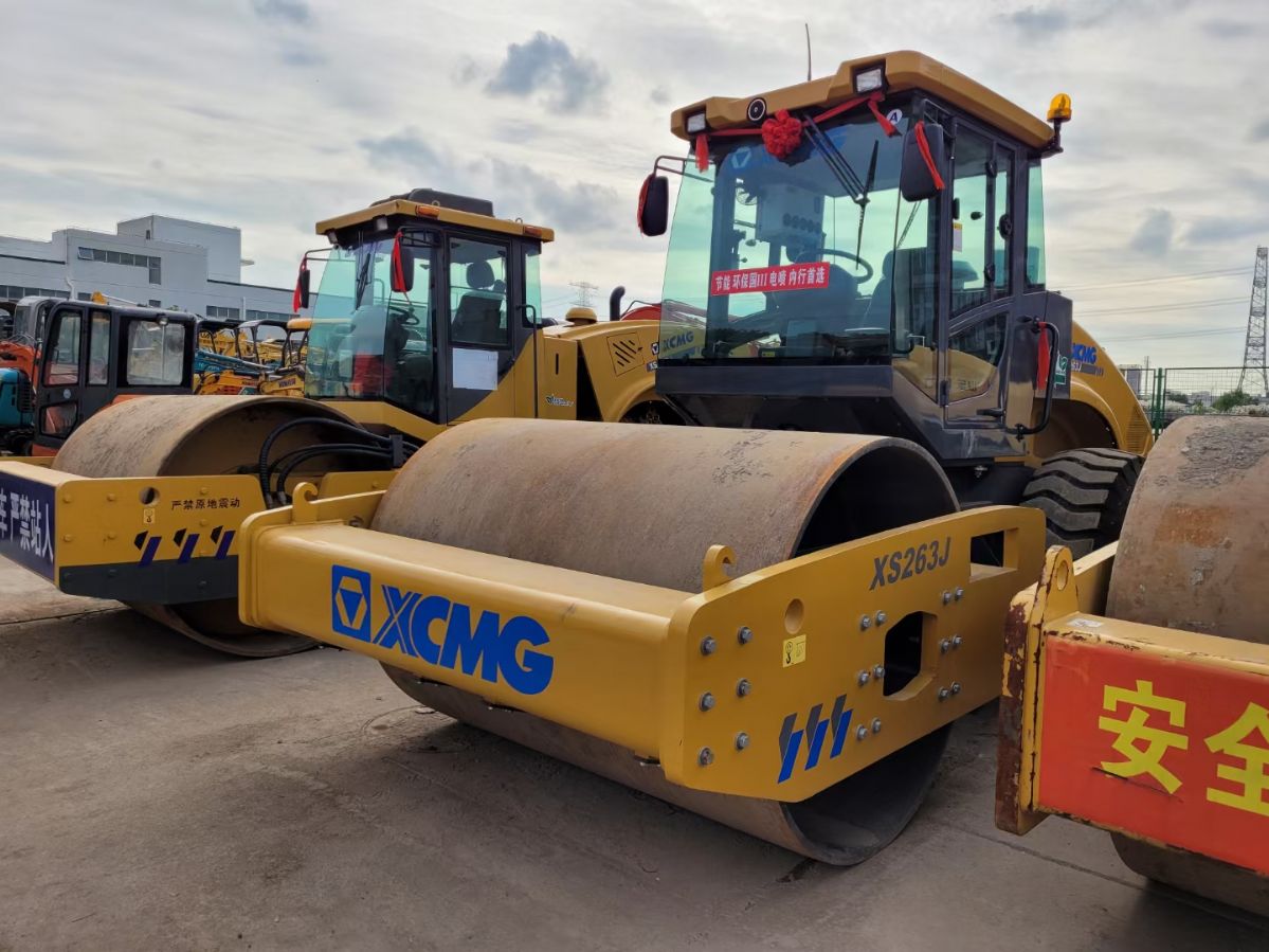 二手壓路機(jī)市場、徐工柳工22噸26噸震動(dòng)壓路機(jī)出售