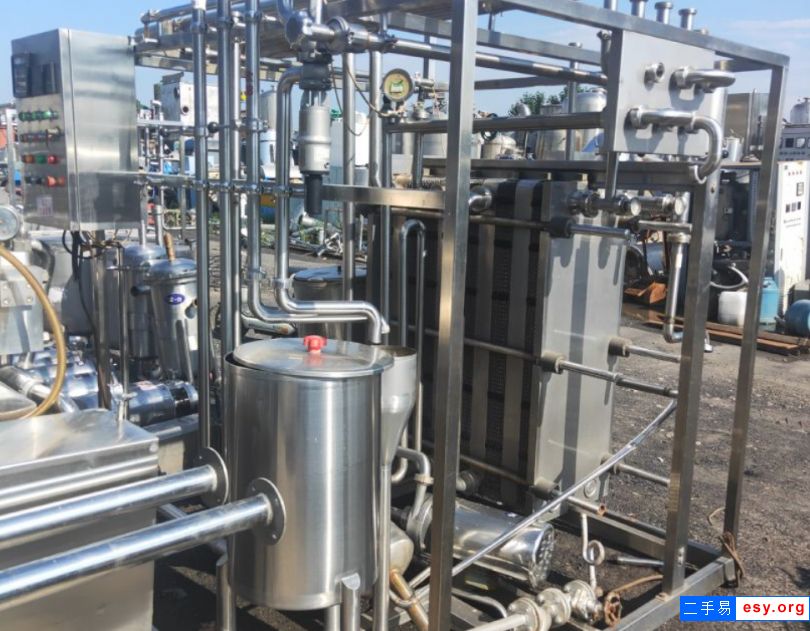 閑置飲料全套設(shè)備，灌裝機(jī)，殺菌機(jī)，均值機(jī)，膜包機(jī)，水處理攪拌罐低價(jià)出售
