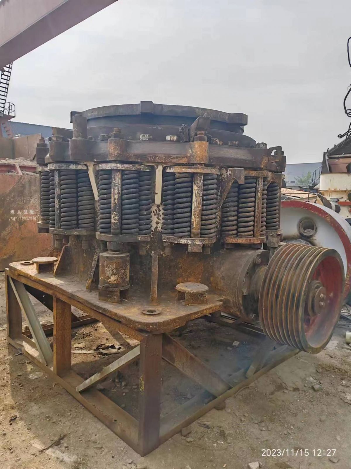 低價出售八成新二手圓錐破碎機(jī)S155