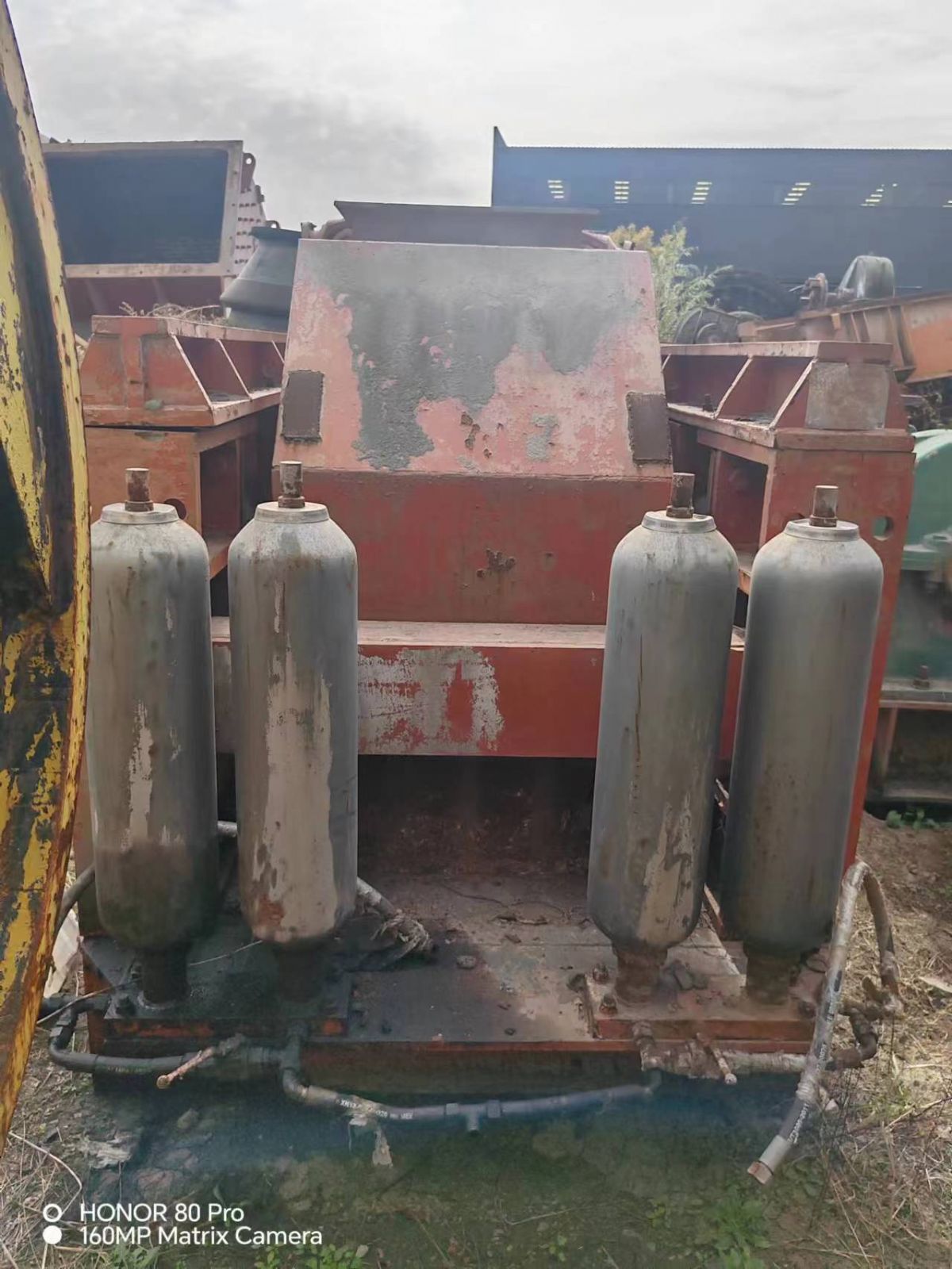 低價轉(zhuǎn)讓九成新180-80液壓對輥破碎機(jī)