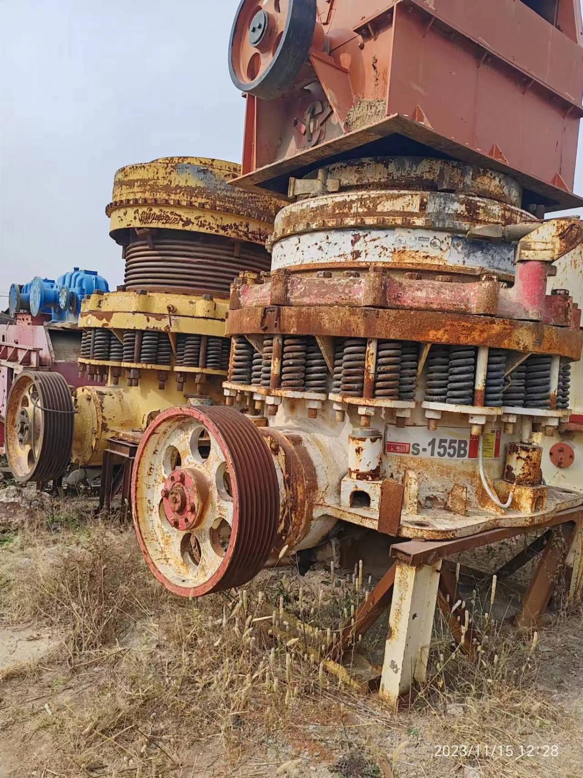 低價出售八成新二手圓錐破碎機(jī)S155