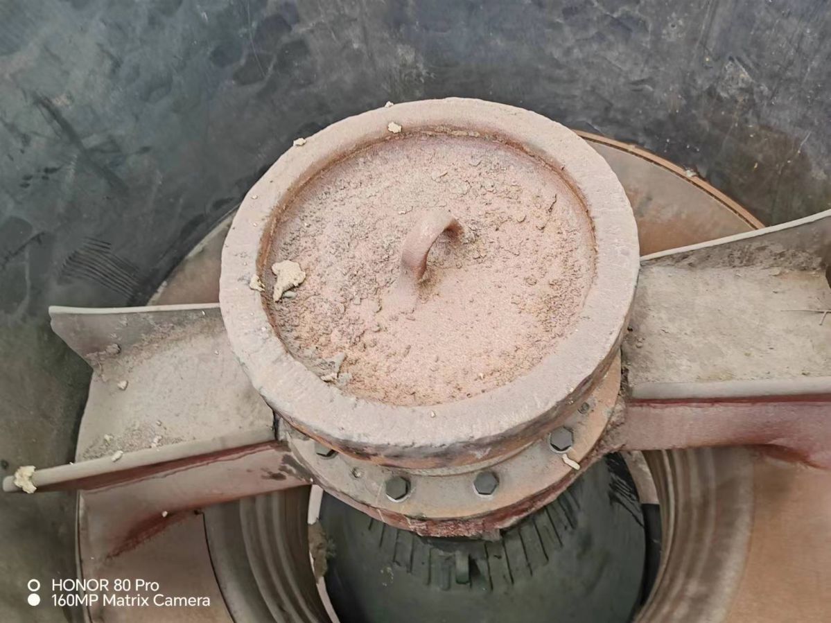 出售九成新二手單缸液壓GP300S圓錐破碎機