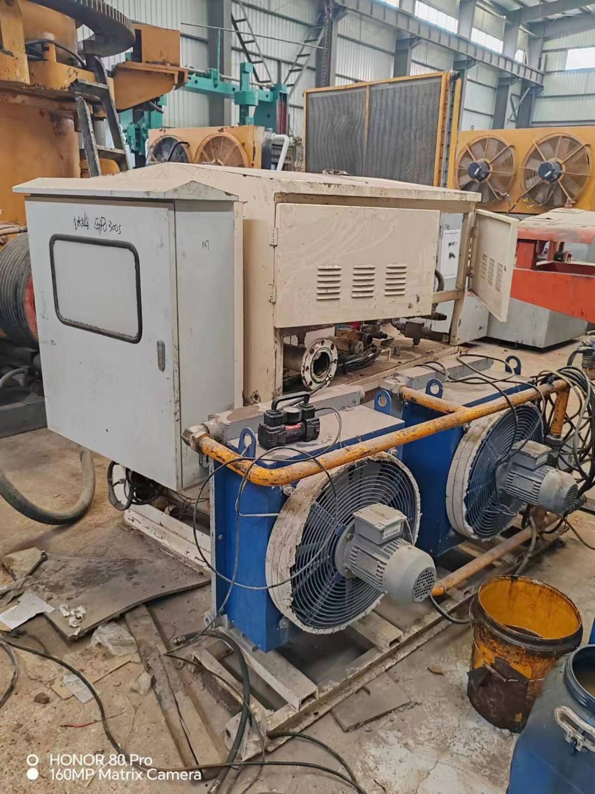 出售九成新二手單缸液壓GP300S圓錐破碎機