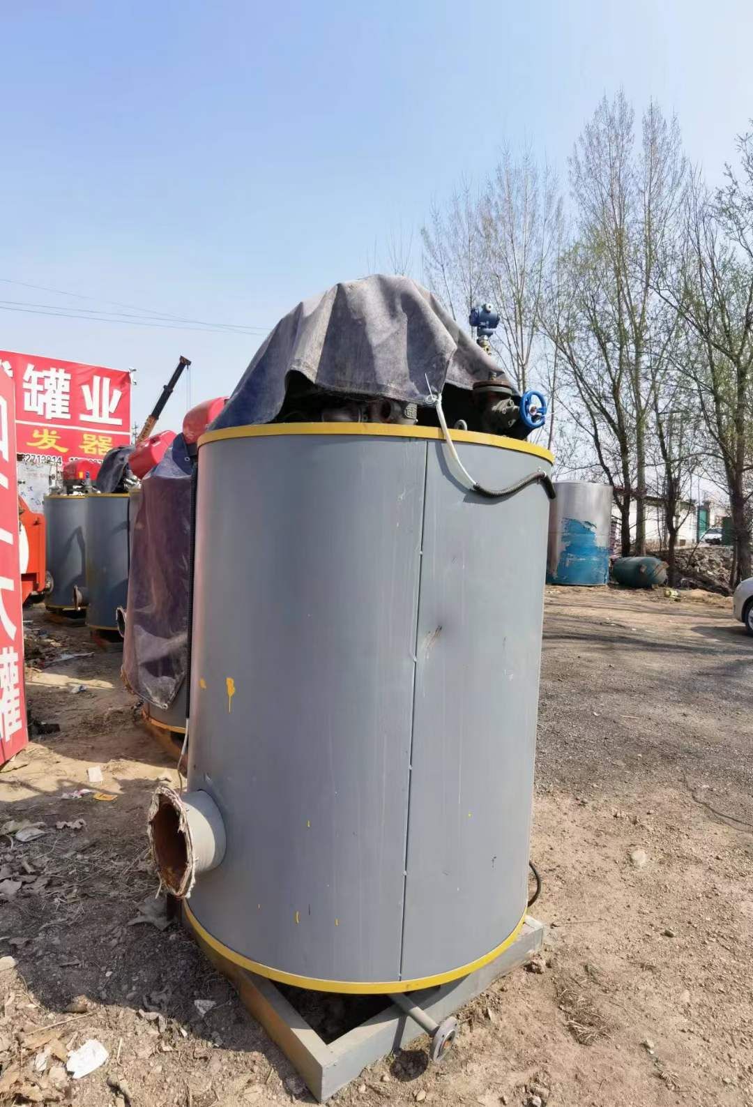 出售精品0.3噸、0.5噸、1噸燃?xì)庹羝l(fā)生器