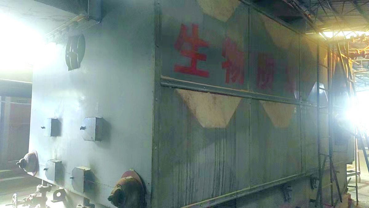 出售兩噸鏈排式生物質(zhì)蒸汽鍋爐