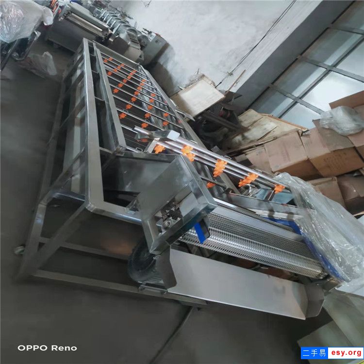 轉(zhuǎn)讓9.9成新大蔥氣泡噴淋式清洗機(jī)土豆毛輥清洗機(jī)4米不銹鋼風(fēng)干機(jī)