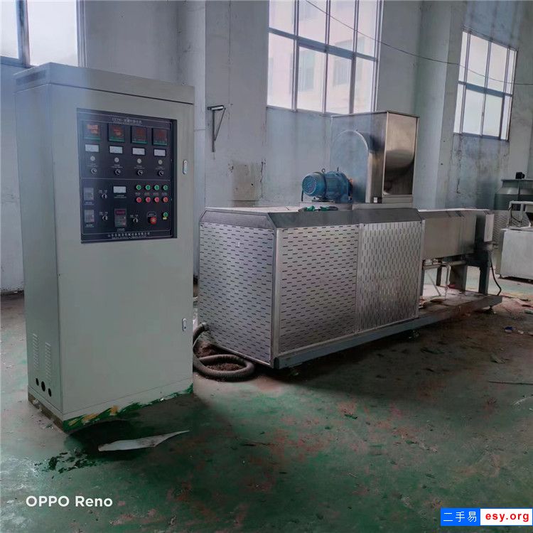 轉(zhuǎn)讓二手80型螺桿膨化機13米微波烘干機狗糧貓糧膨化機膨化生產(chǎn)整套設(shè)備