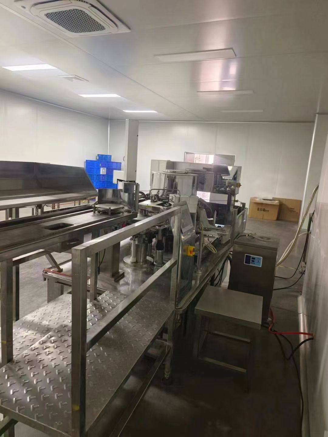 轉(zhuǎn)讓14頭螺桿下料多頭稱包裝機(jī) 二手醬菜給袋包裝機(jī)