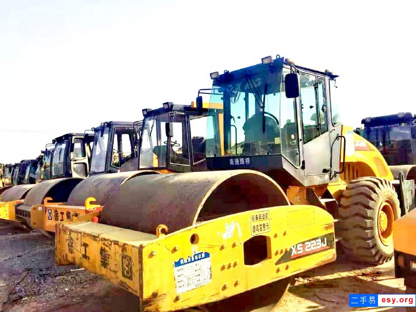 二手徐工振動(dòng)壓路機(jī)便宜轉(zhuǎn)讓