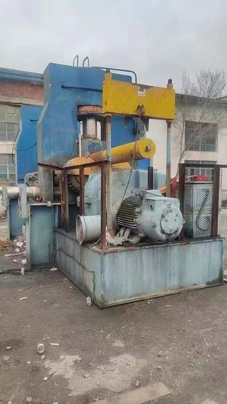 出售二手60-2500上輥卷板機(jī)，自重60噸