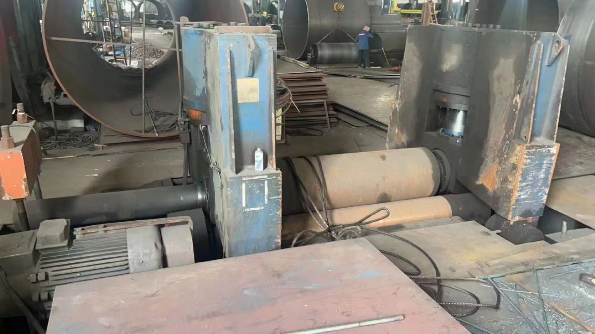 出售80×2米液壓上輥*卷板機(jī)，廣東提貨。