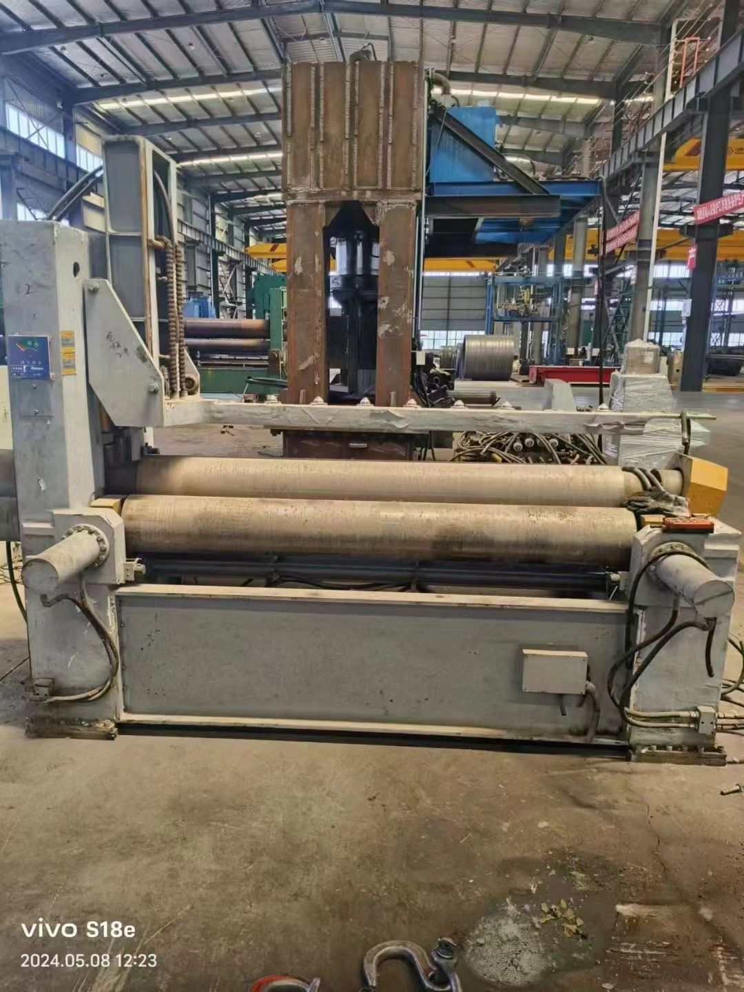 出售新款20×2米液壓卷板機(jī)，帶預(yù)彎，中心距可調(diào)