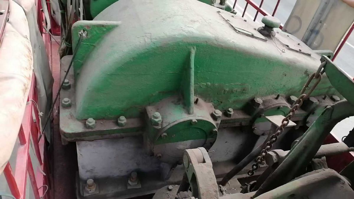 含淚虧本出售40×3米機(jī)械卷板機(jī)一臺(tái)、