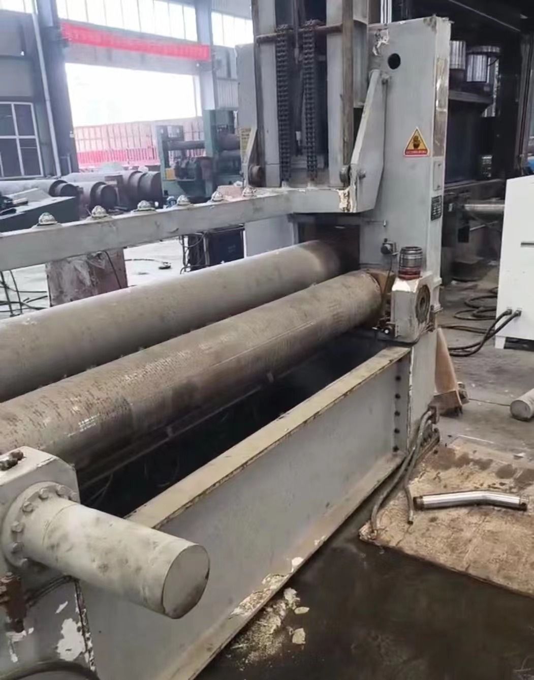 出售新款20×2米液壓卷板機(jī)，帶預(yù)彎，中心距可調(diào)
