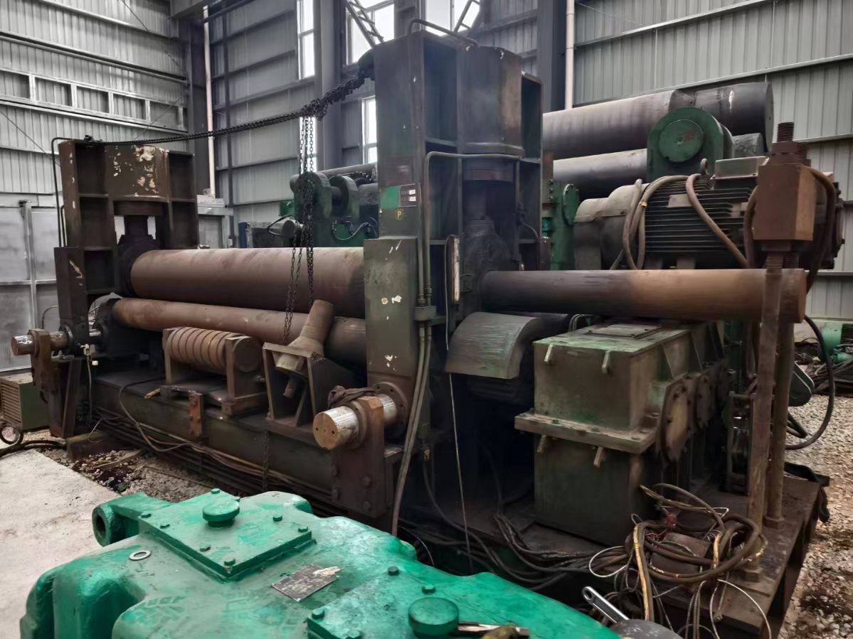 虧本售賣(mài)30×3200液壓上輥*卷板機(jī)