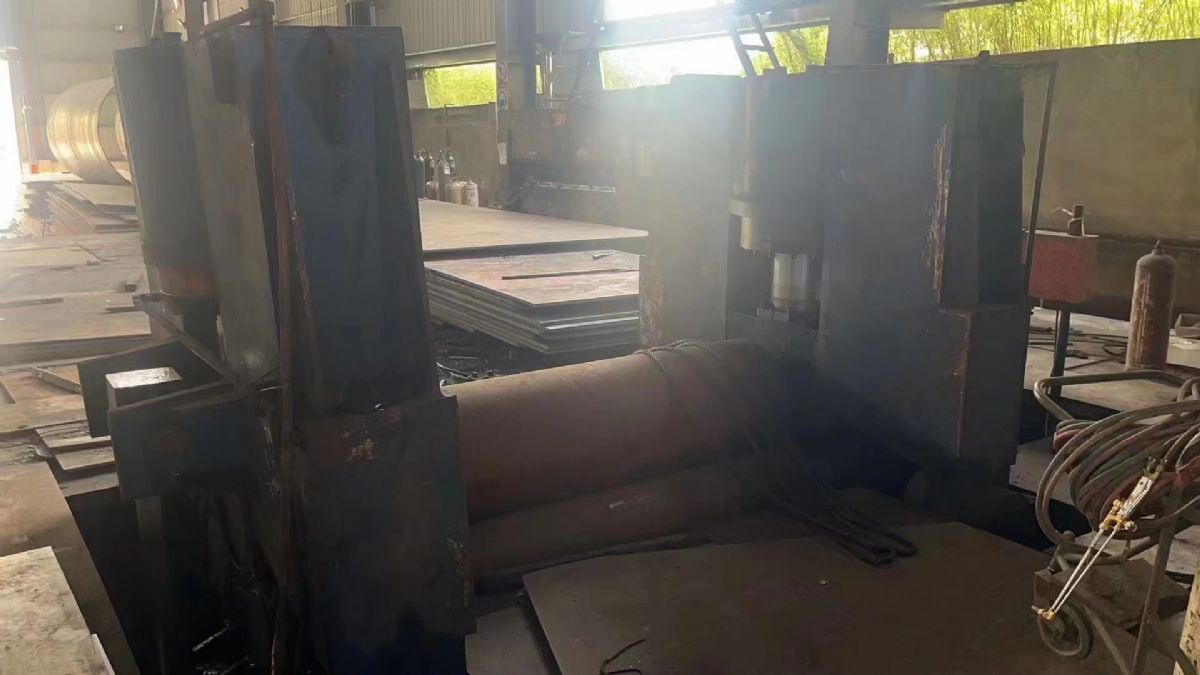 出售80×2米液壓上輥*卷板機(jī)，廣東提貨。