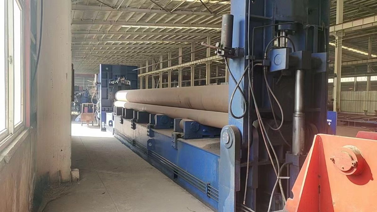 出售七成新二手8×9500卷板機(jī)一臺(tái)