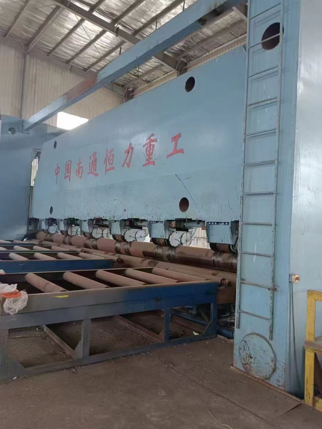 含淚出售九成新30×12500船用卷板機(jī)