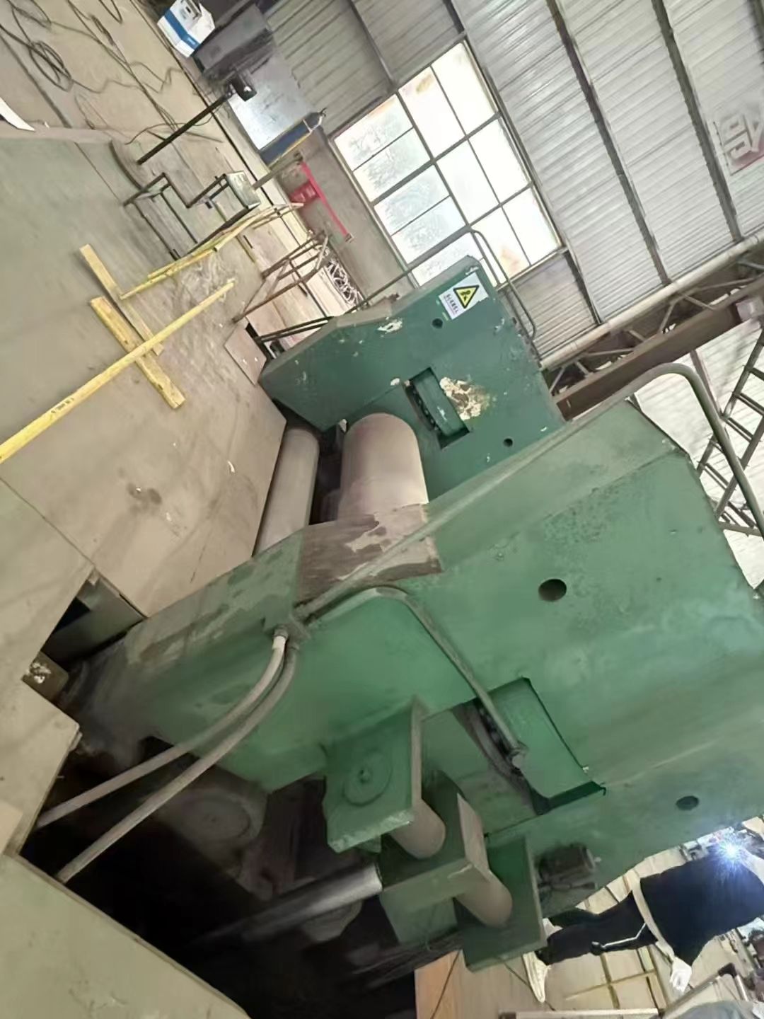 含淚在位出售60×2500液壓上輥*卷板機一臺