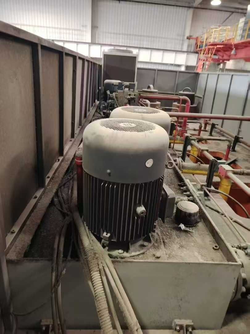 出售5000噸油壓機(jī)，鋼板預(yù)彎機(jī)