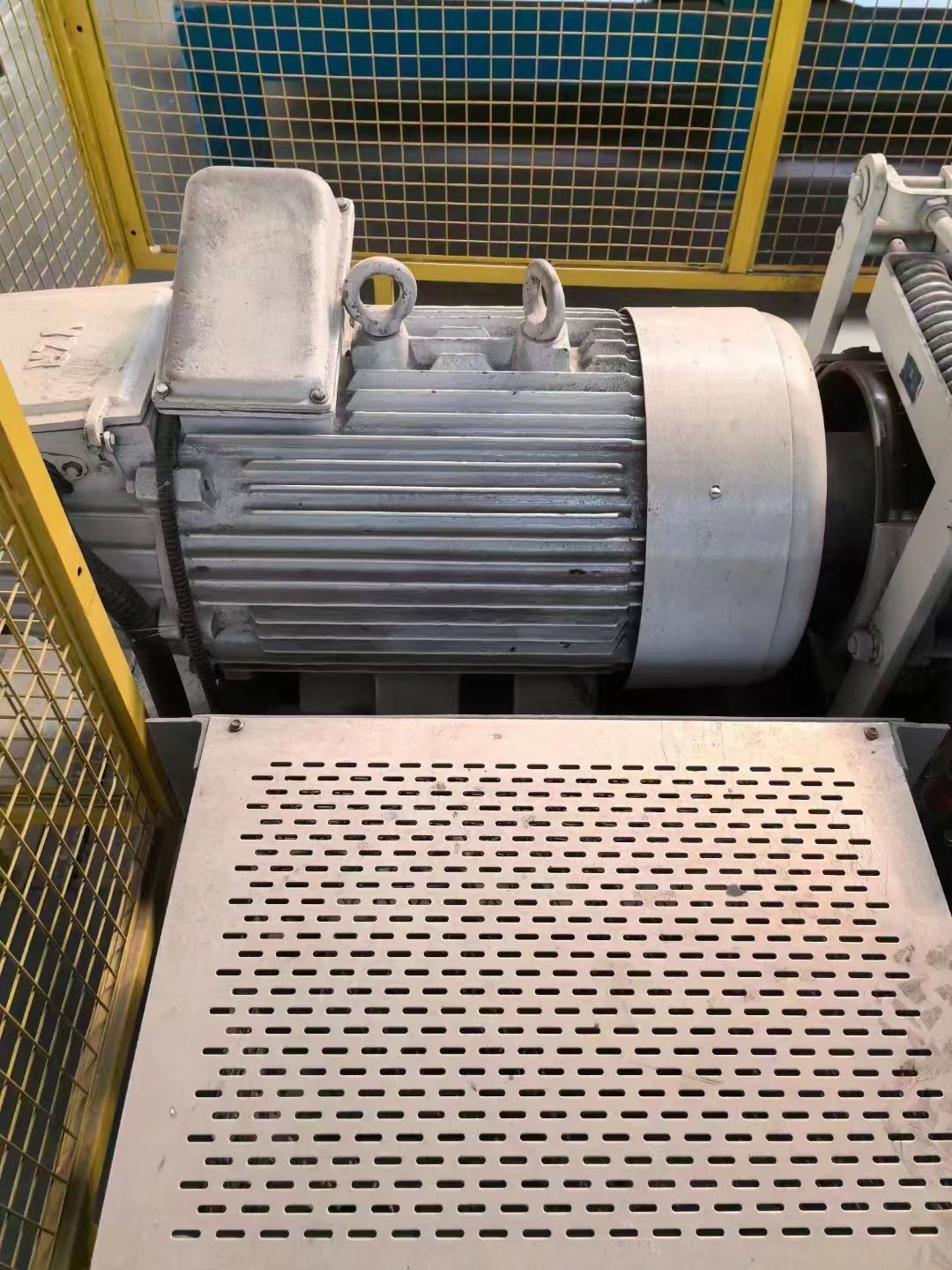 出售八成新二手6×2米平板機(jī)一臺(tái)