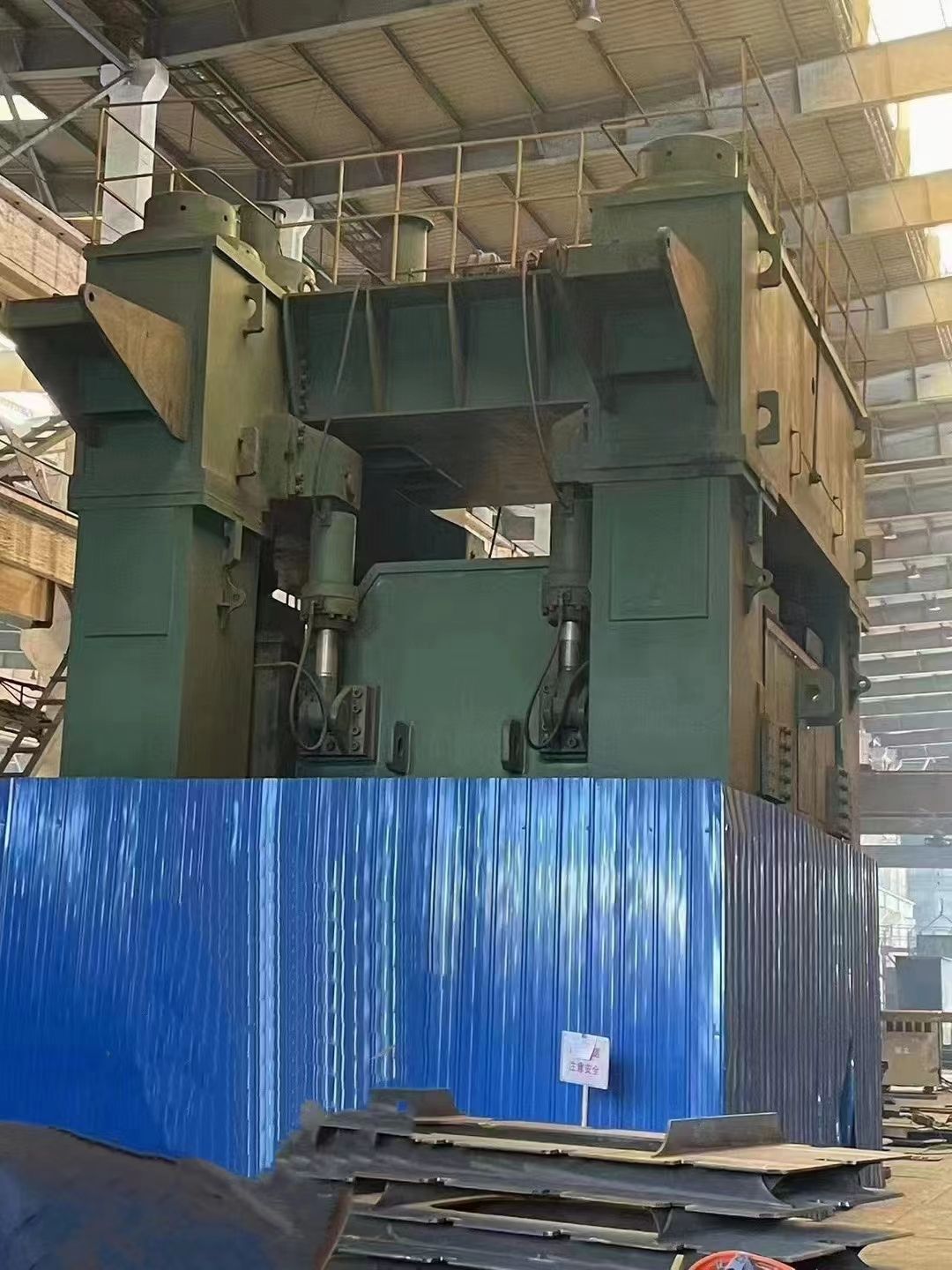 轉(zhuǎn)讓9新二手鄂重120x3000大型校平機(jī)