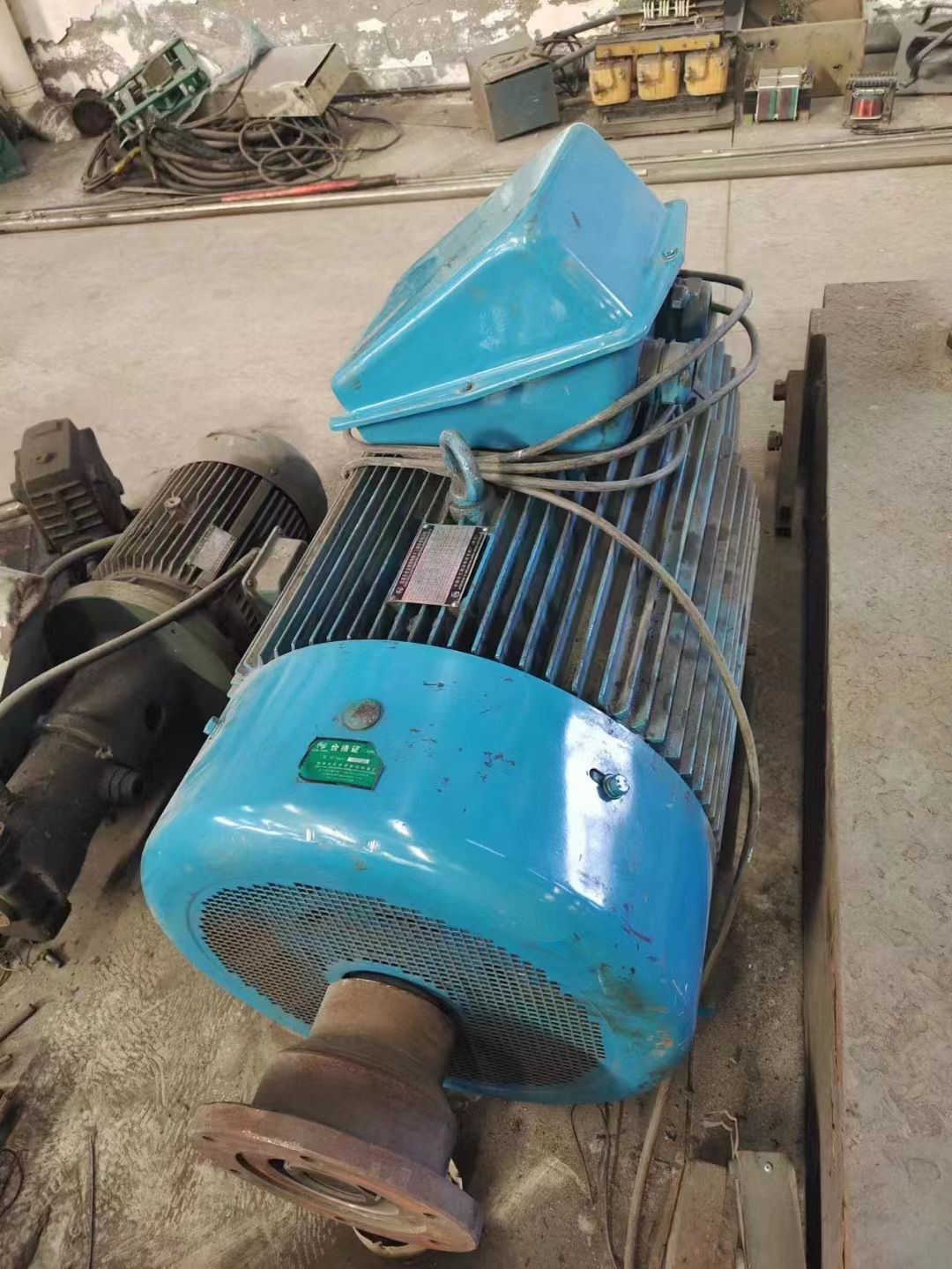 轉(zhuǎn)讓85新二手63千瓦電機(jī)，yzR315s-10級(jí)電機(jī)