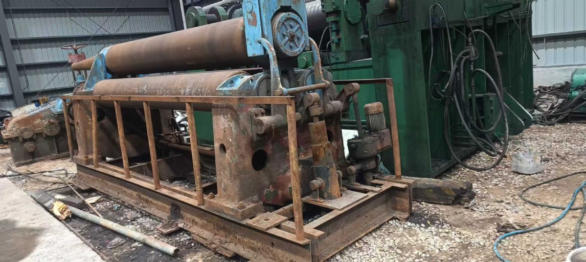 出售40×3200機械卷板機一臺