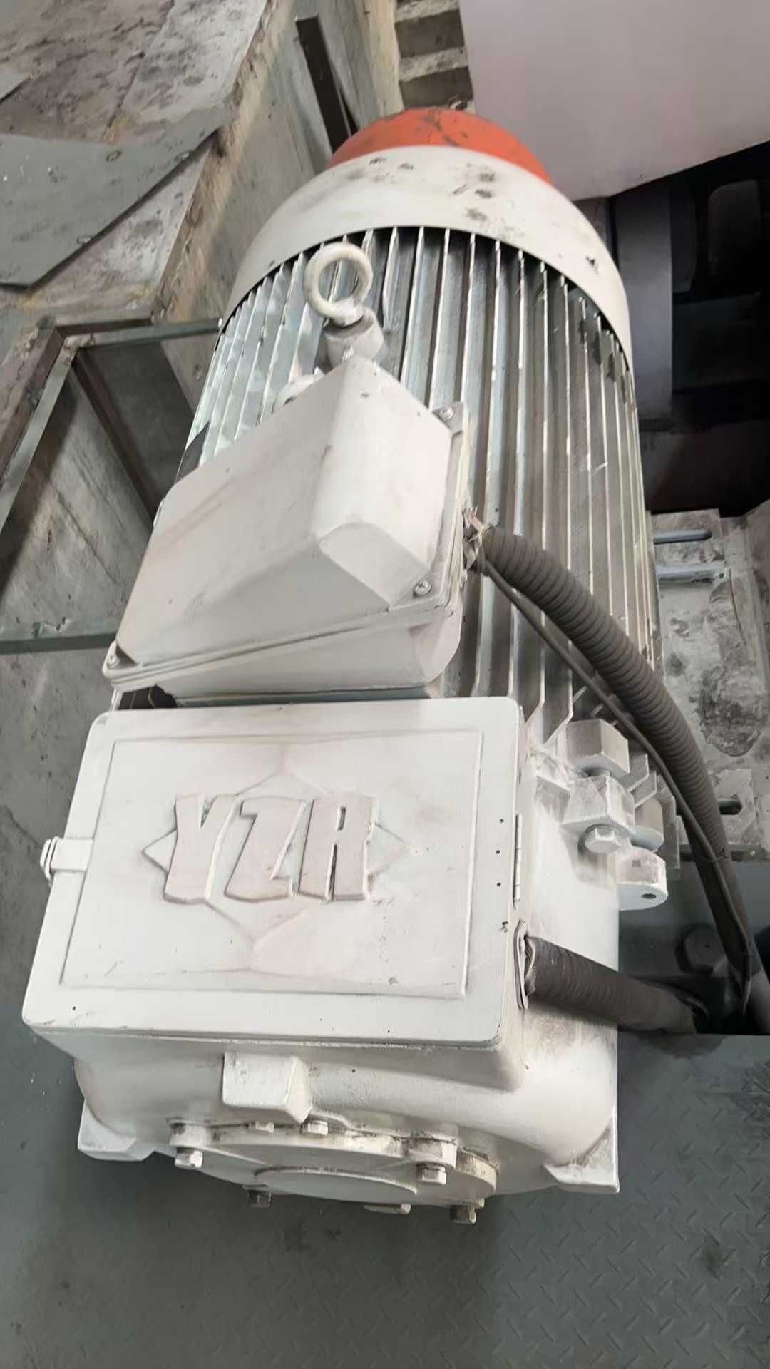 含淚出售70×3米液壓上輥*卷板機(jī)，帶預(yù)彎功能