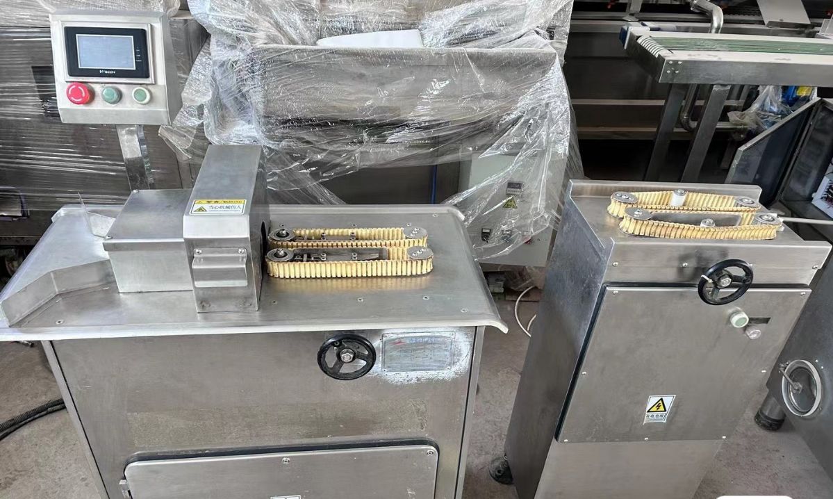 出售二手2500升灌腸機(jī) 扭結(jié)機(jī) 香腸臘肉整套設(shè)備