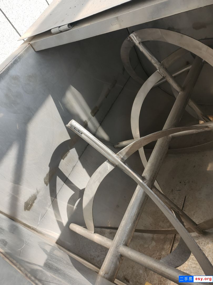 轉(zhuǎn)讓全新二手1立方螺帶混合機(jī)
