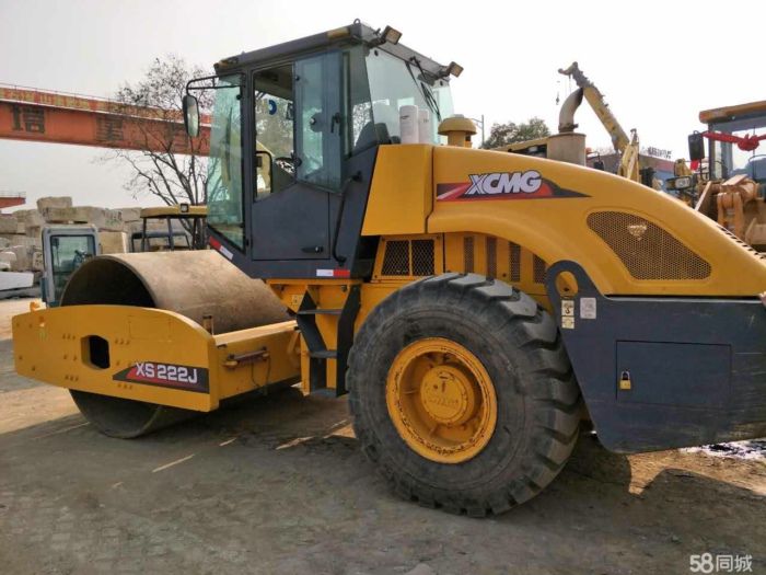 邵陽(yáng)個(gè)人二手振動(dòng)壓路機(jī)22噸