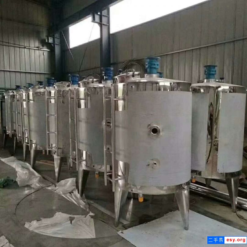 轉(zhuǎn)讓二手?jǐn)嚢韫?不銹鋼攪拌罐 塑料攪拌罐 玻璃鋼攪拌罐
