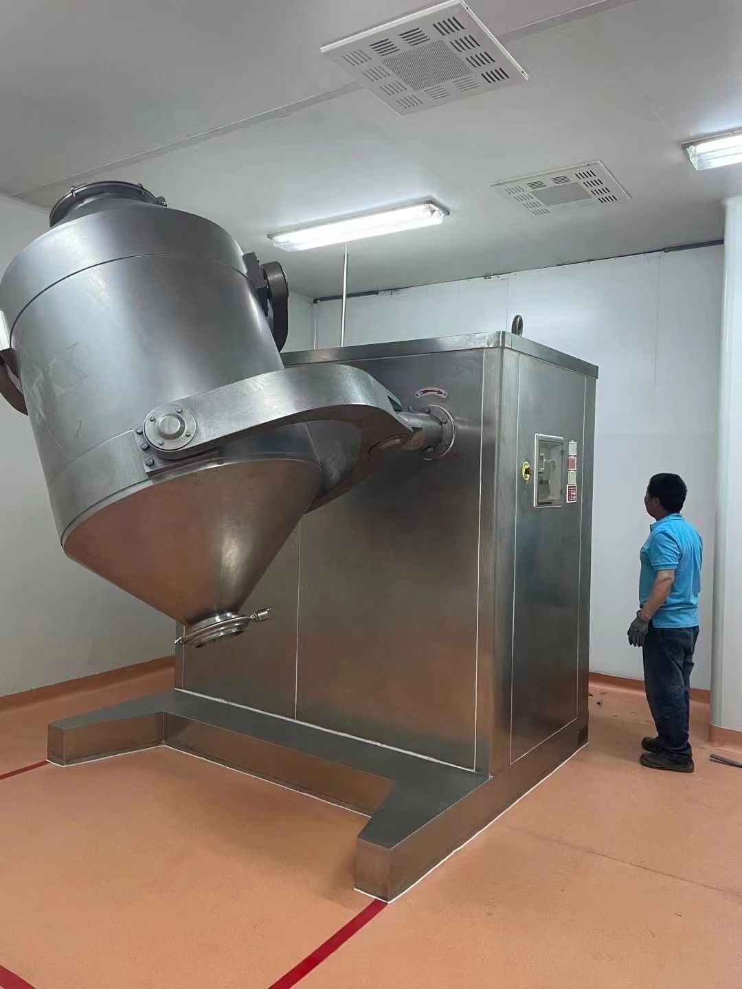 供應(yīng)現(xiàn)貨三維混合機(jī) 多種規(guī)格質(zhì)量保證歡迎咨詢