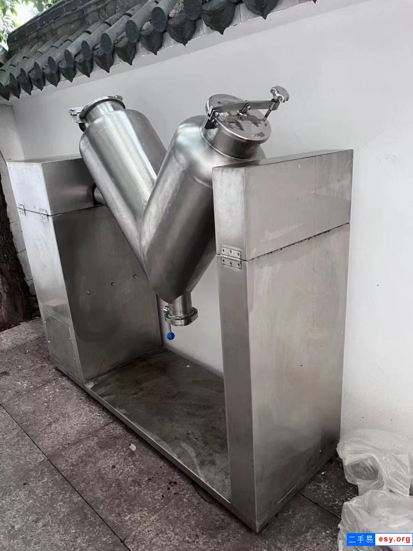 出售二手V型混合機(jī) 化工設(shè)備多種型號