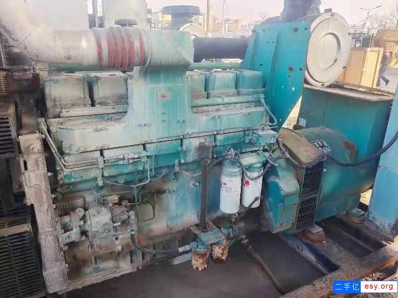 出售多臺康明斯機(jī)500千瓦高配發(fā)電機(jī)組