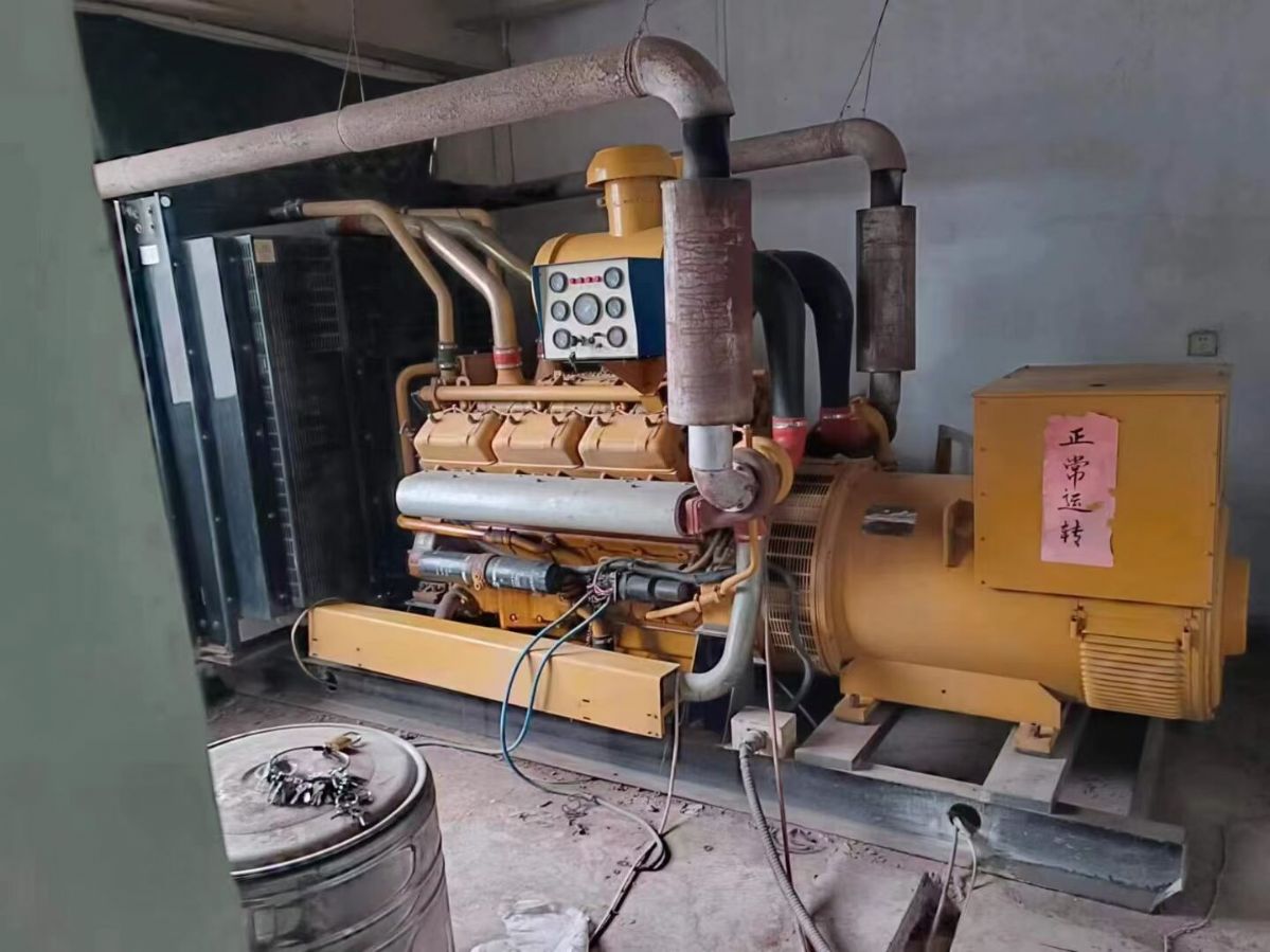 出售上柴500千瓦柴油發(fā)電機(jī)組，只用了50個(gè)小時(shí)