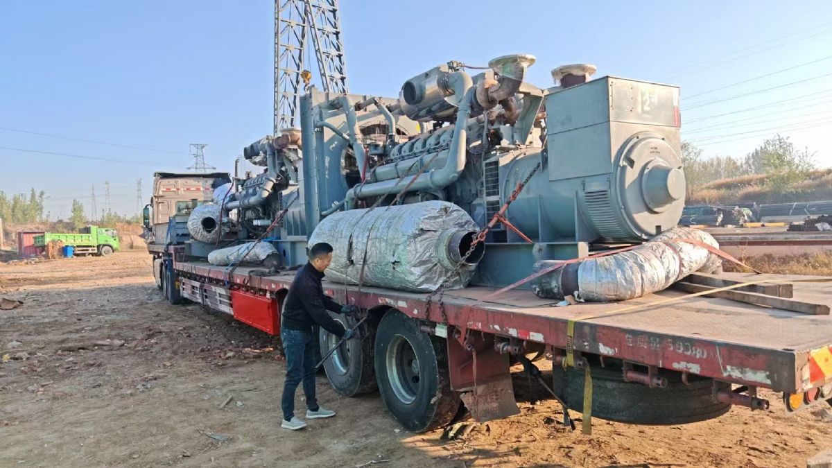 出售勞斯萊斯多爾曼3600千瓦組裝發(fā)電機(jī)組