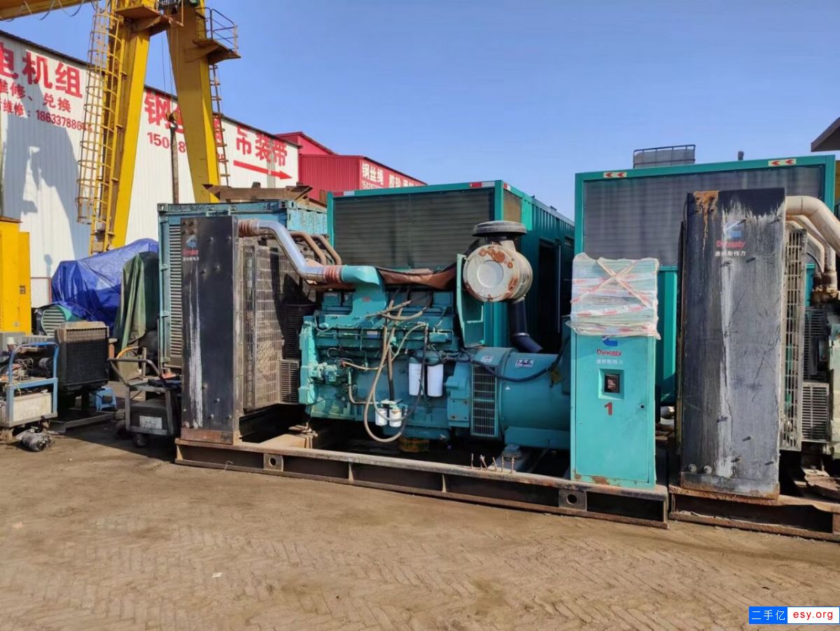 出售多臺康明斯機(jī)500千瓦高配發(fā)電機(jī)組
