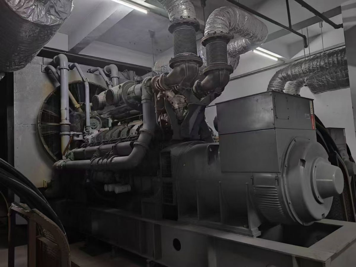出售勞斯萊斯多爾曼3600千瓦組裝發(fā)電機(jī)組