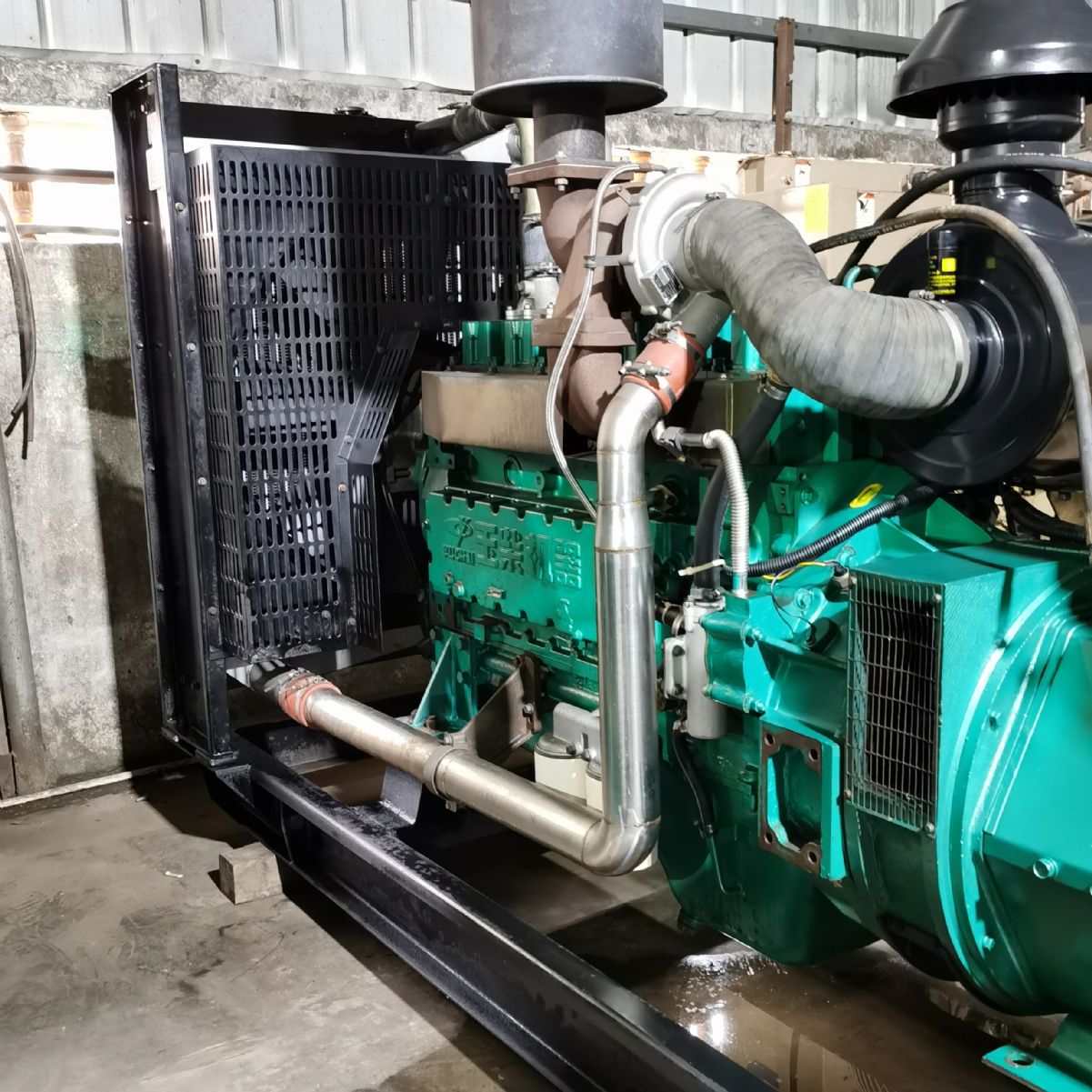 200KW玉柴股份二手發(fā)電機組出售工廠備用柴油發(fā)電機