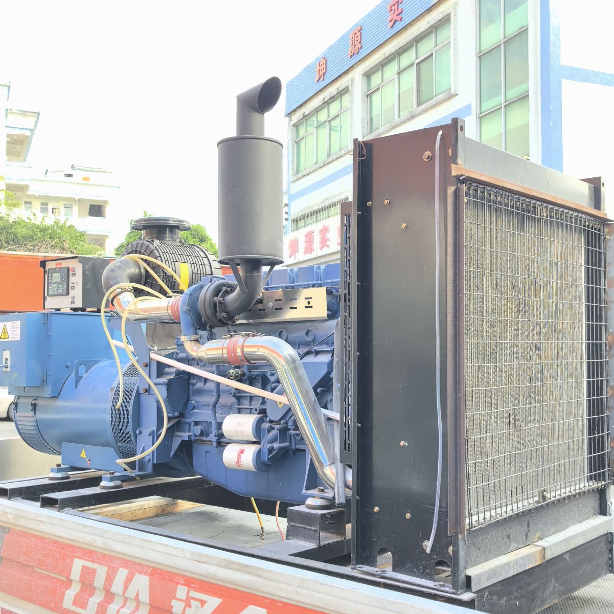 國(guó)產(chǎn)400KW濰坊柴油發(fā)電機(jī)組九成新一次沒用過