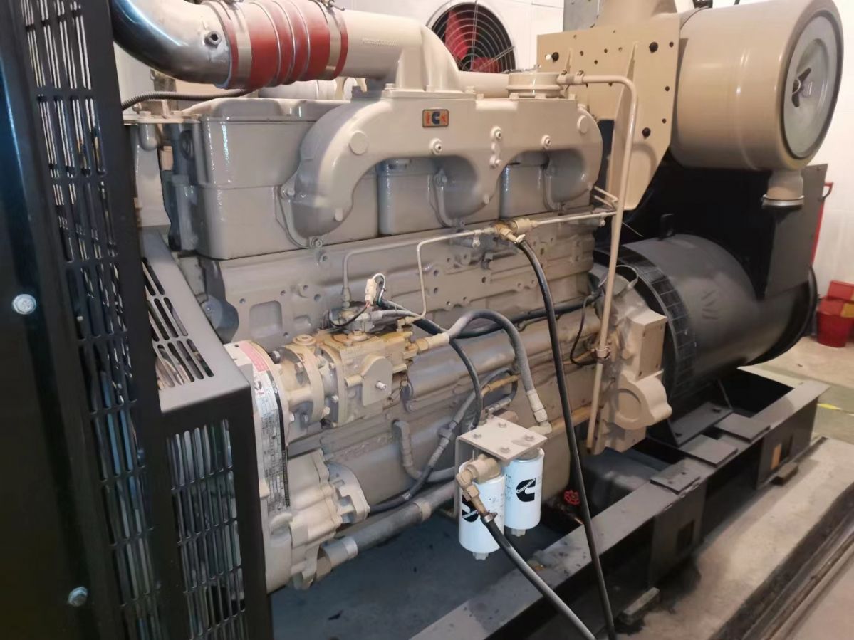 重慶康明斯330KW二手發(fā)電機組出售 九成新配置高