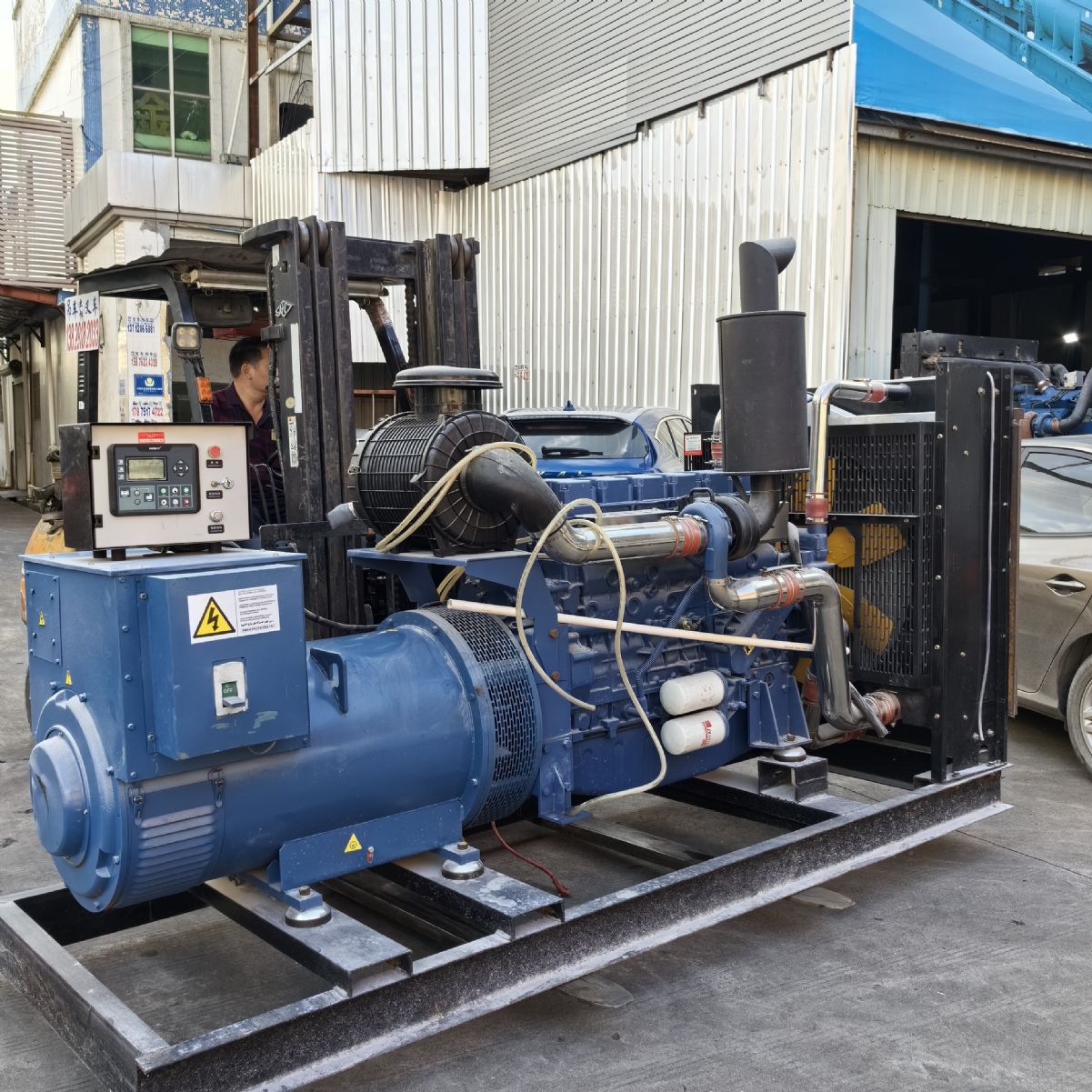 國(guó)產(chǎn)400KW濰坊柴油發(fā)電機(jī)組九成新一次沒用過