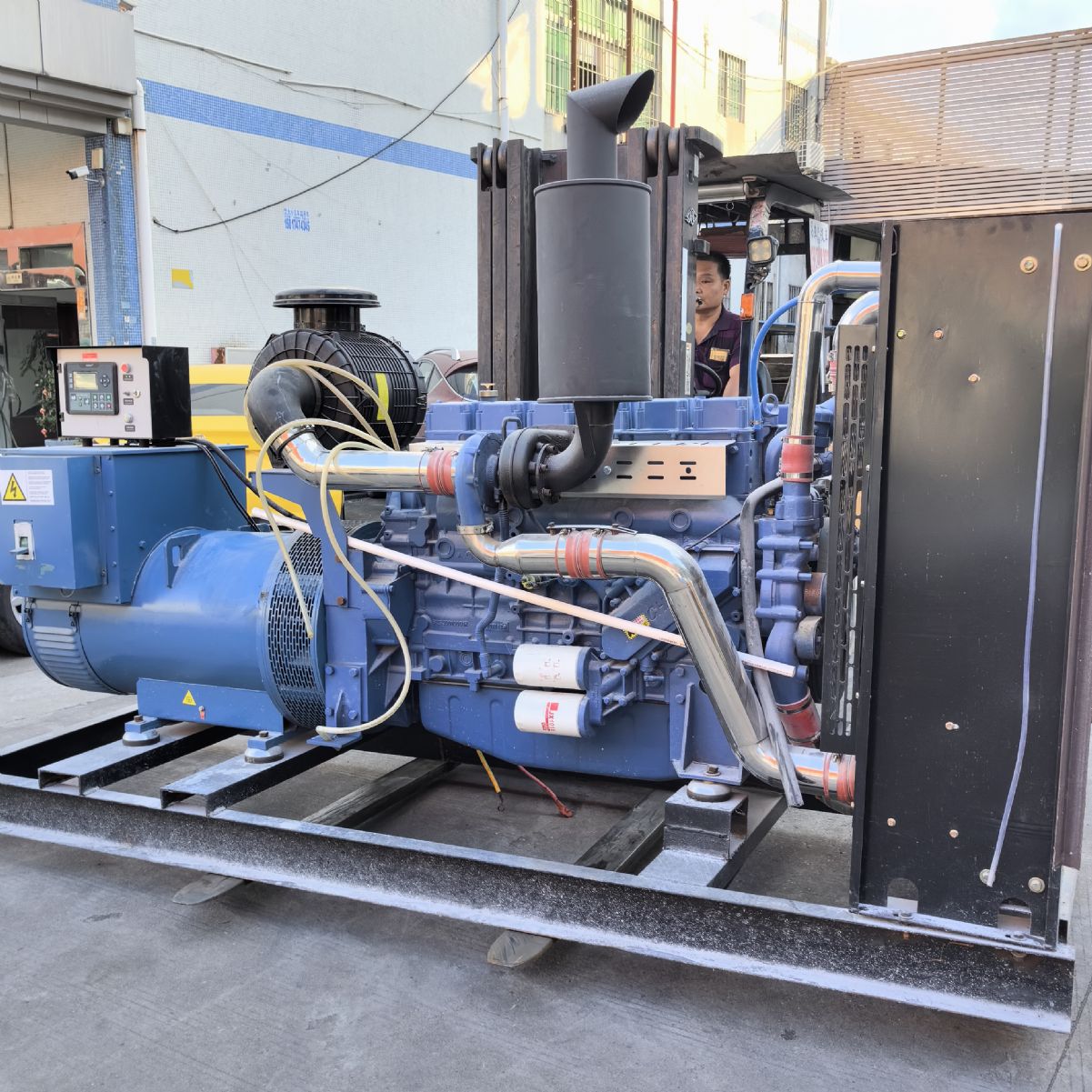 國(guó)產(chǎn)400KW濰坊柴油發(fā)電機(jī)組九成新一次沒用過