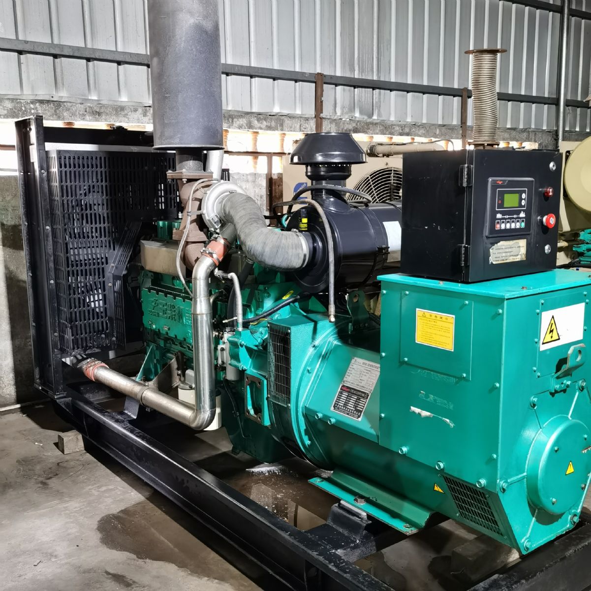 200KW玉柴股份二手發(fā)電機組出售工廠備用柴油發(fā)電機