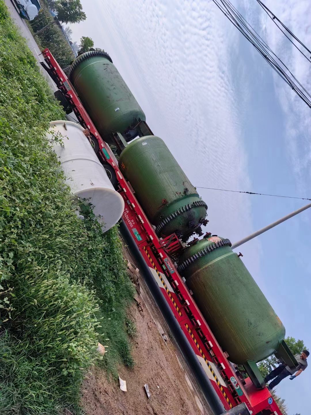 轉(zhuǎn)讓7500升二手搪瓷儲存罐28臺