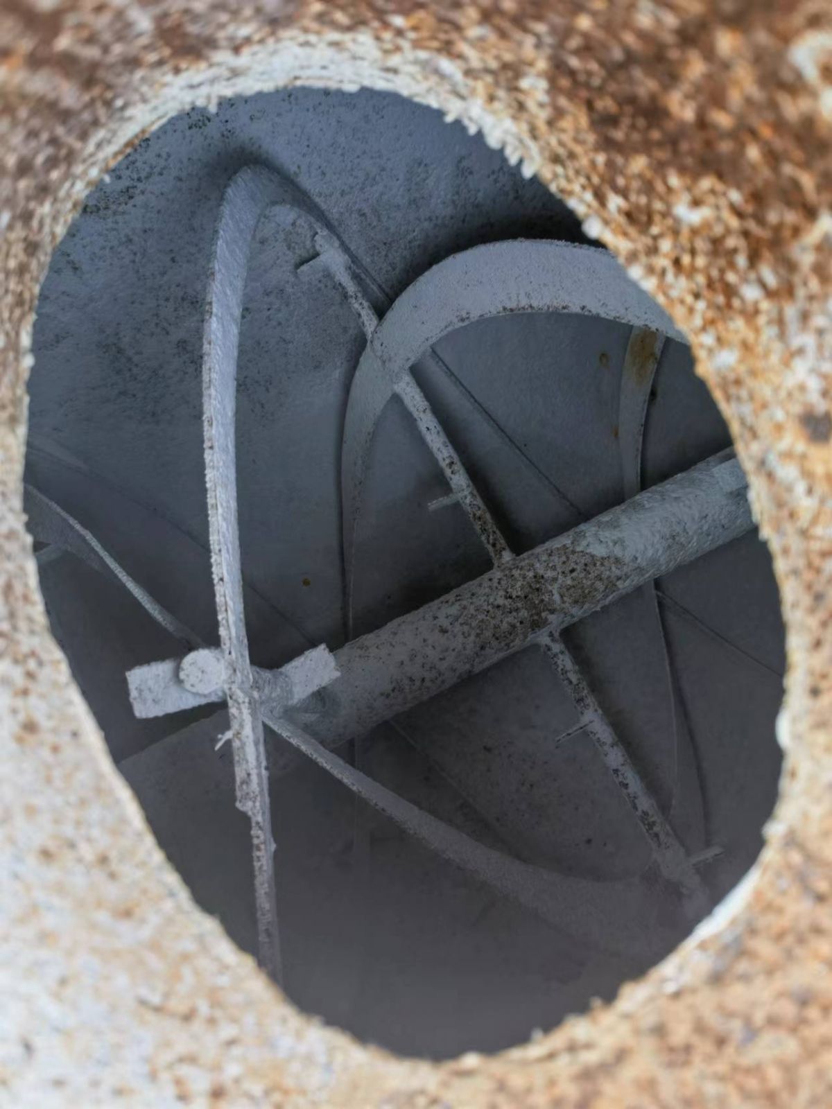 轉(zhuǎn)讓2立方碳鋼螺帶混合機(jī)一臺(tái)含蛟龍上料機(jī)